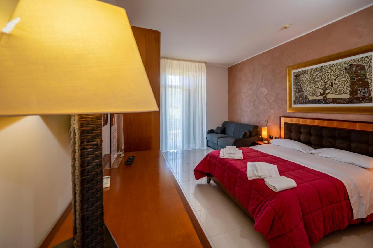 Villa Floyd Charming Rooms B&B Pachino Eksteriør billede