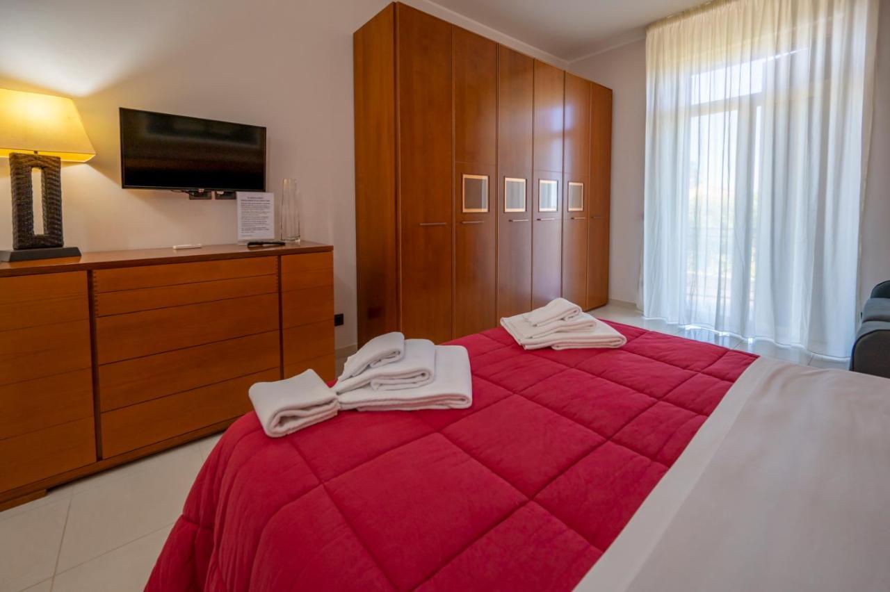 Villa Floyd Charming Rooms B&B Pachino Eksteriør billede