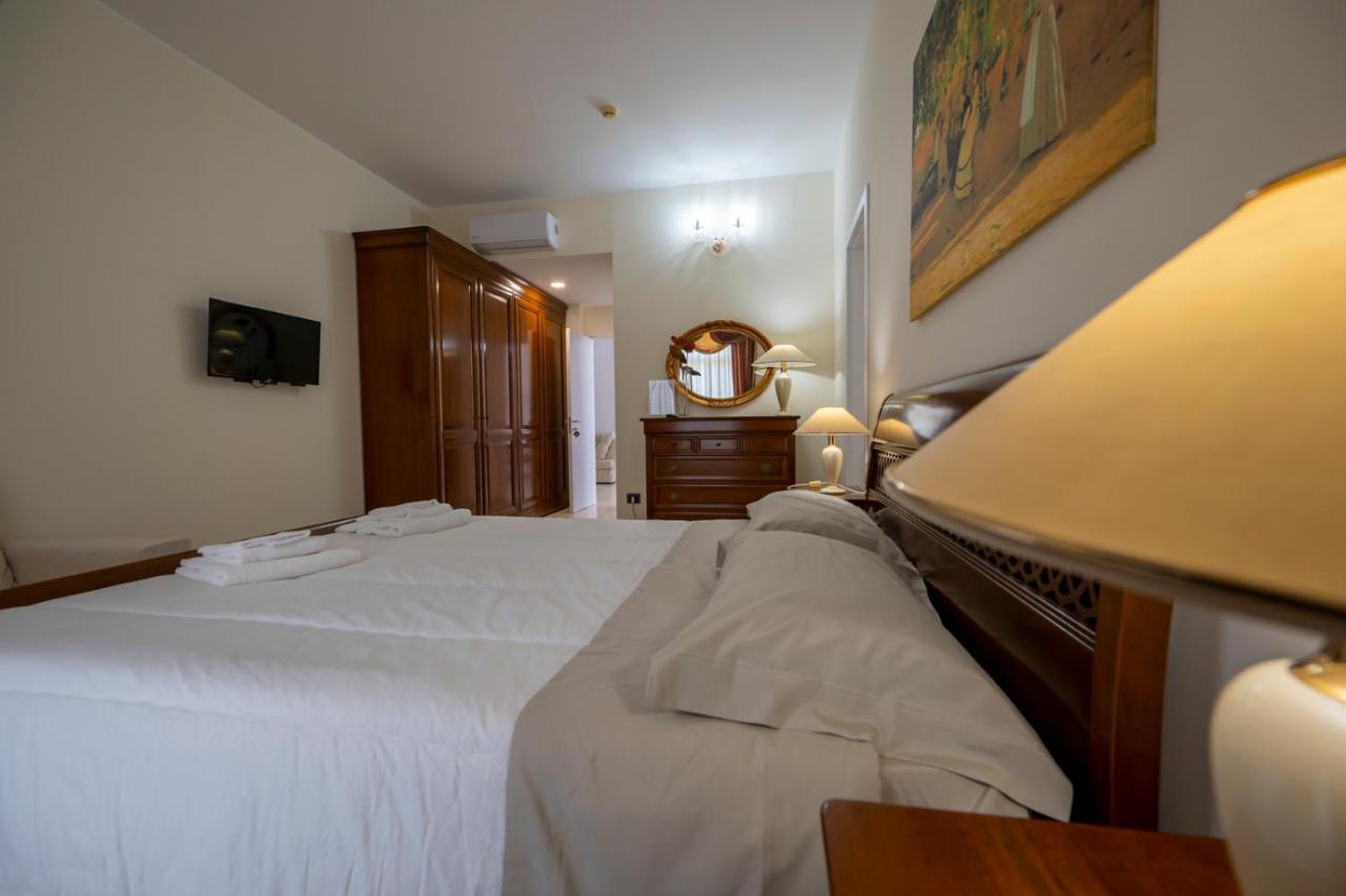 Villa Floyd Charming Rooms B&B Pachino Eksteriør billede